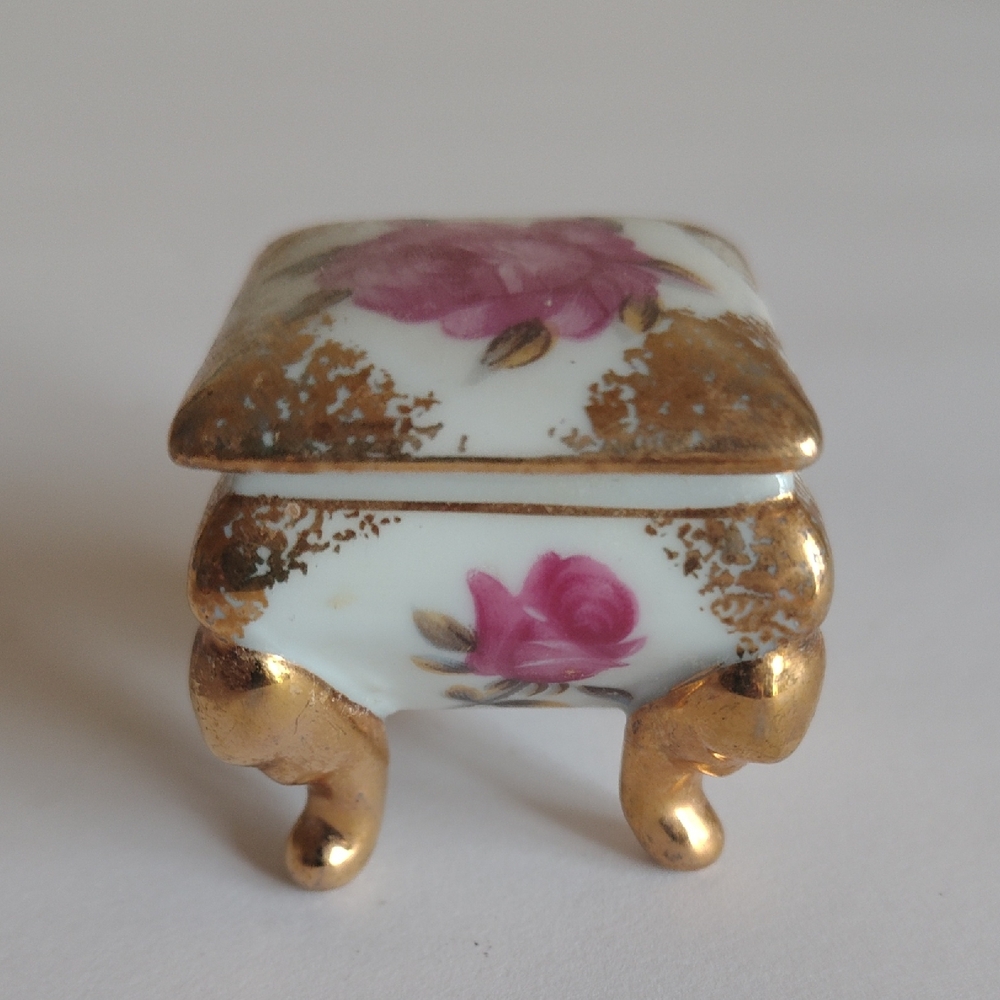 Vintage Miniature Porcelain 3-footed Trinket Dish With Lid Floral And Gold